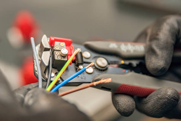 Best Emergency Electrical Repair  in Dexter, OR
